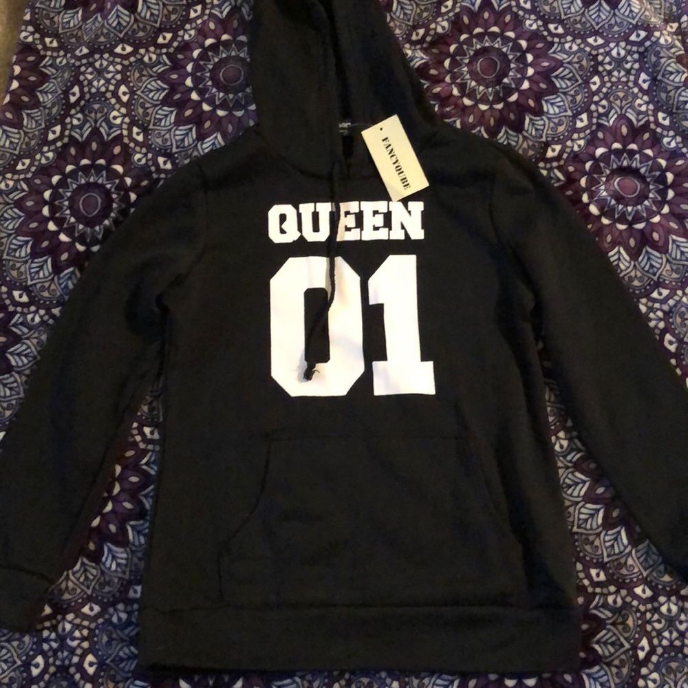 Black “QUEEN” hoodie